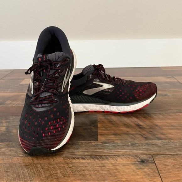 Brooks Men’s Transcend 6 Running Shoes in Black/Ebony/Red main image 7